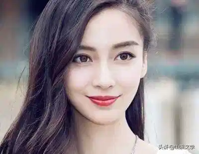 一封跨越时空的深情告白，月亮见证两地恋人的相思之苦