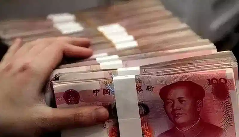 夫妻十年约定写欠条的温馨故事，平凡举动见证深厚爱情